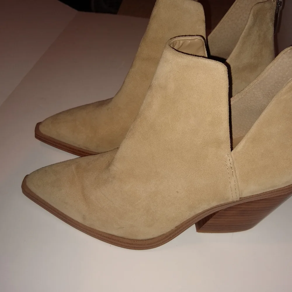 Vince Camuto Beige Heeled Boots - Picture 4 of 10
